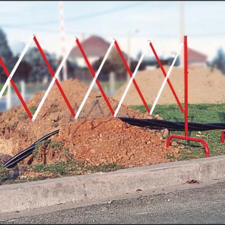 Extending space saving metal barrier (3m x 1m)