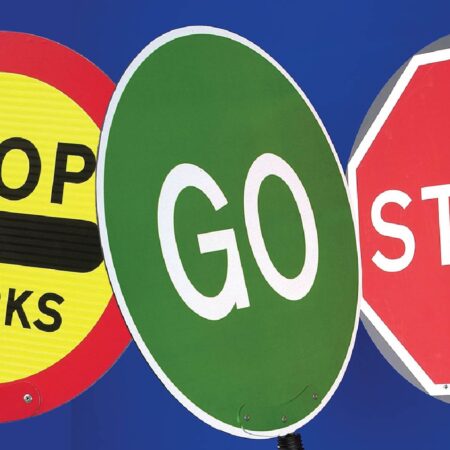 Stop/Go Lollipop sign 600mm diameter on 1500mm collapsible pole