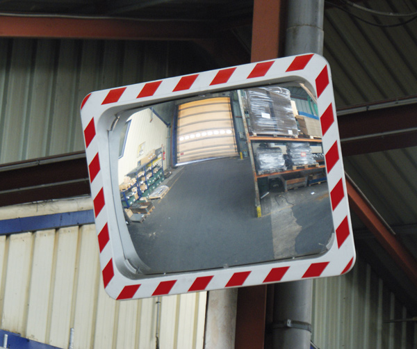 Traffic Mirror 680X550Mm Viewing Distance 9M 1 Traffic mirror 680x550mm viewing distance 9m